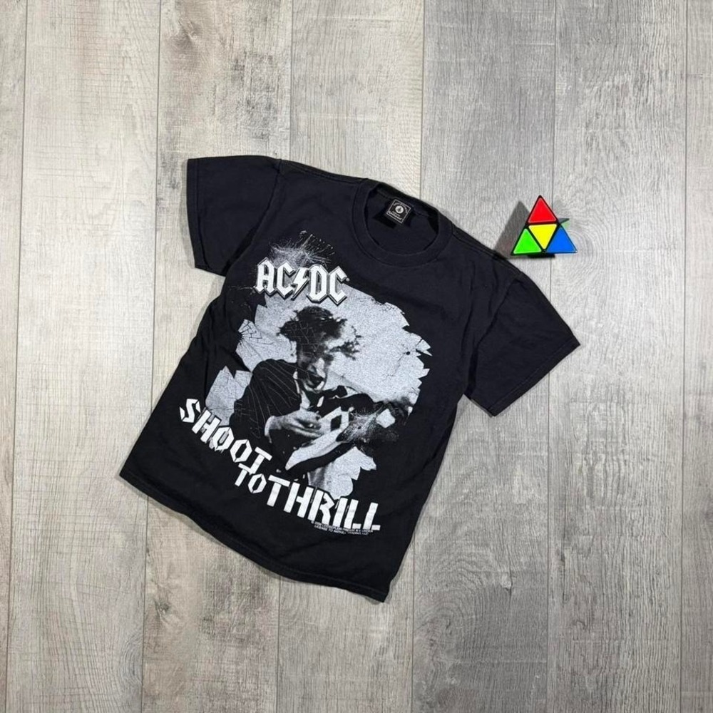 Vintage 2000s 2009 AC/DC shoot to thrill black and white graphic band t shirt